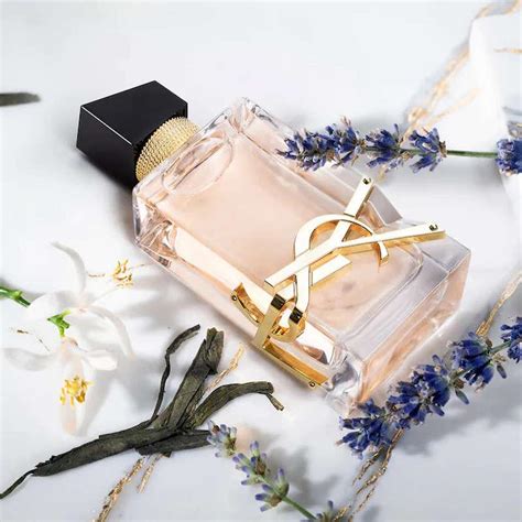 best fresh smelling perfume for her|fresh clean smelling perfume.